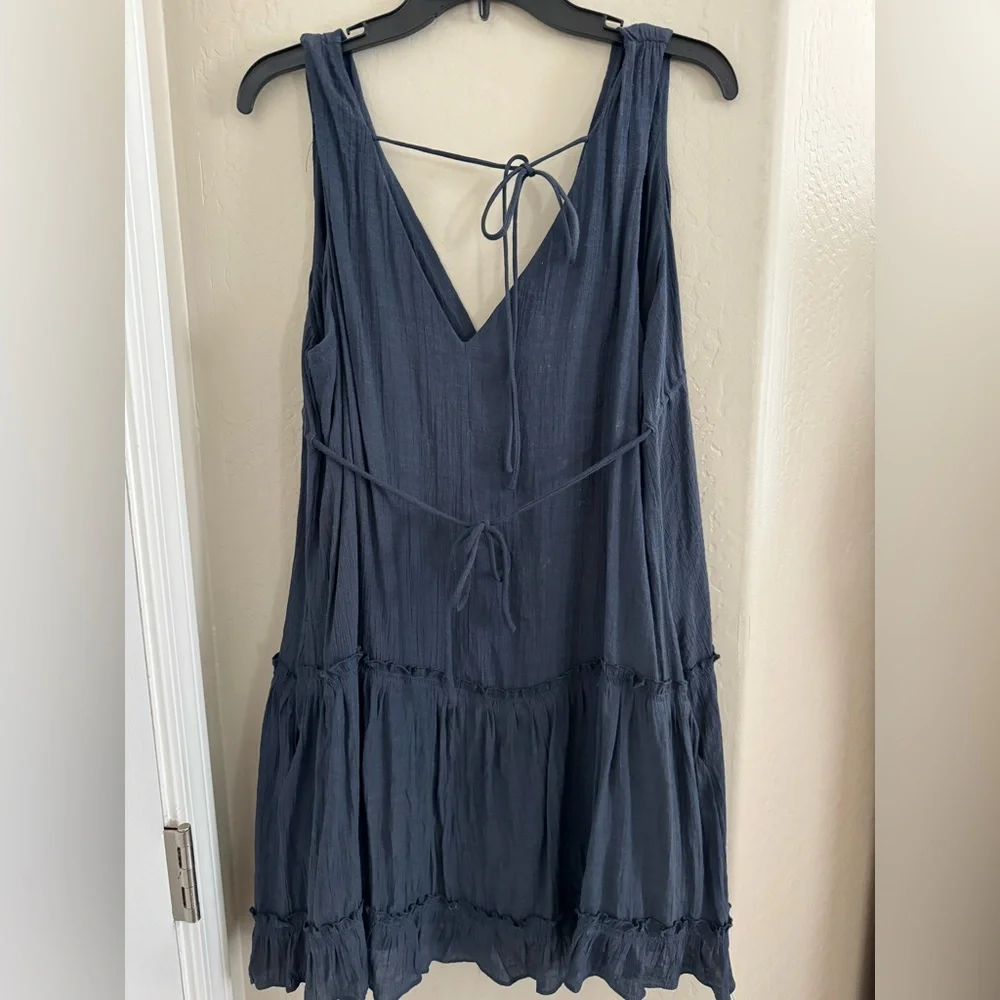 Dress - Picture 3 of 5